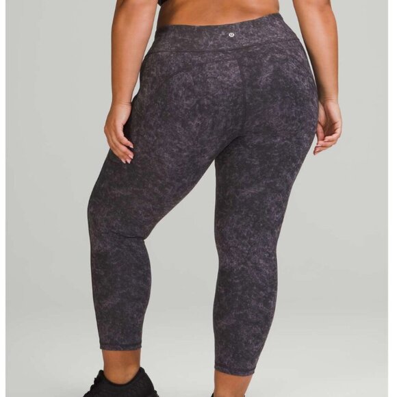 Lululemon Invigorate High-Rise Crop 23" Denim Wash Print Dusky Lavender Black - Picture 1 of 1